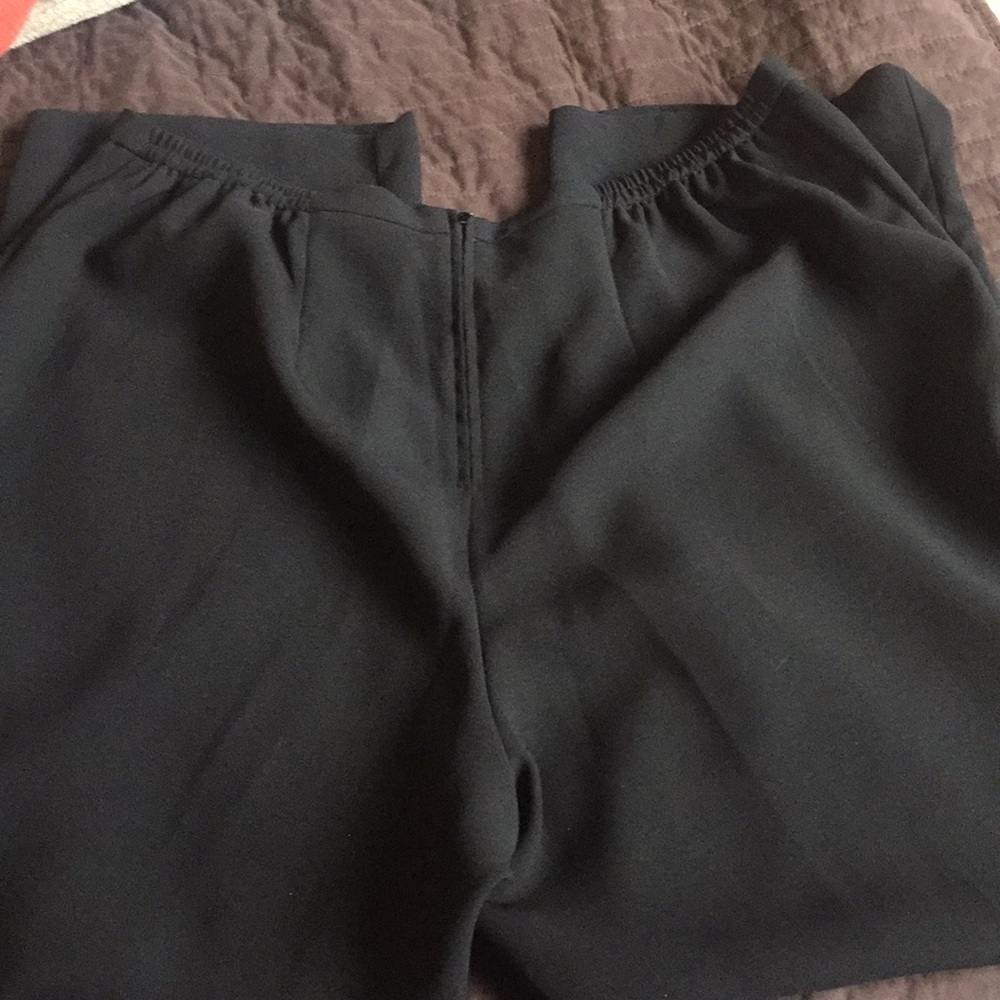 Basic Black Pants - Picture 2 of 3